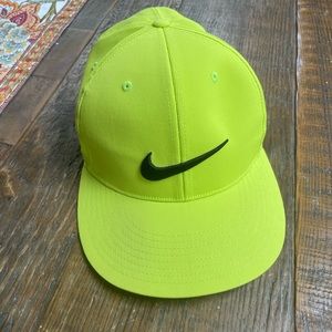 Nike Golf Flexfit SnapBack, excellent used condition.
